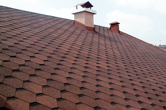 Ползата от битумните керемиди при ремонт на покриви